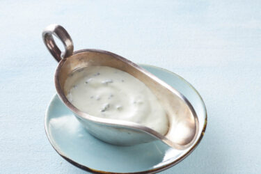 Joghurt- Schnittlauch-Sauce